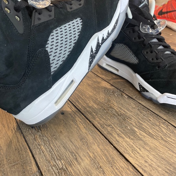 Air Jordan Oreos - Picture 4 of 7